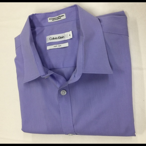 Calvin Klein Stylish Button Down - Picture 6 of 6